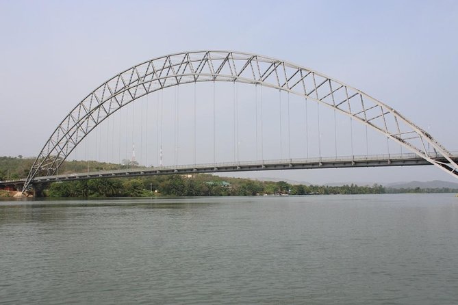 6 day Culture & History Tour in Ghana - Day 2: Aburi gardens, handmade beads, and the Volta River