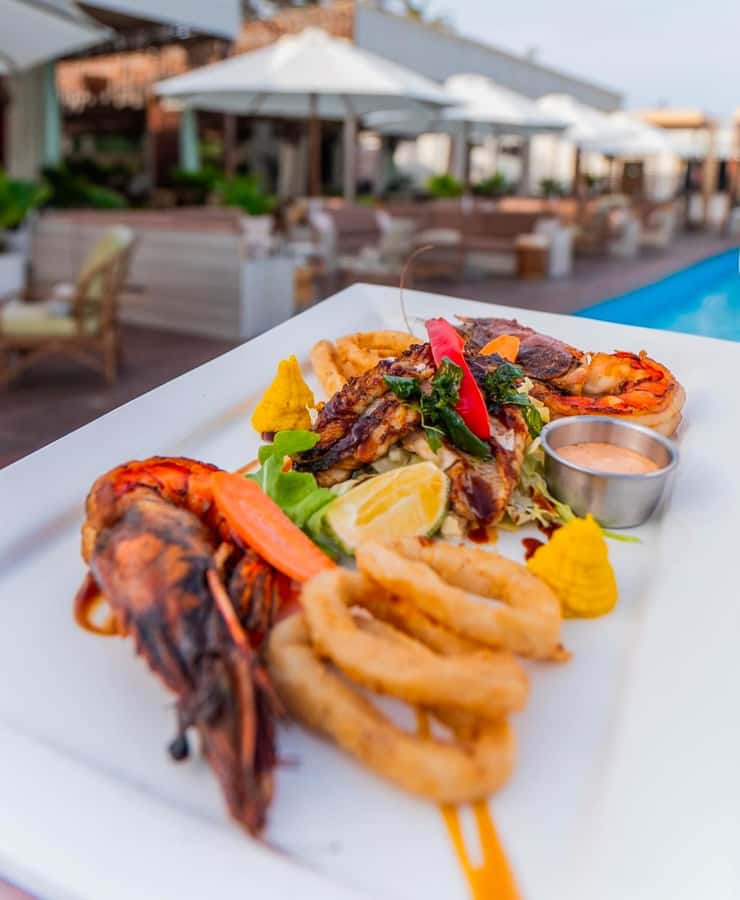 Accra Beachfront Experience: Sun Sand Calm & Lunch - Lunch and the included cocktail