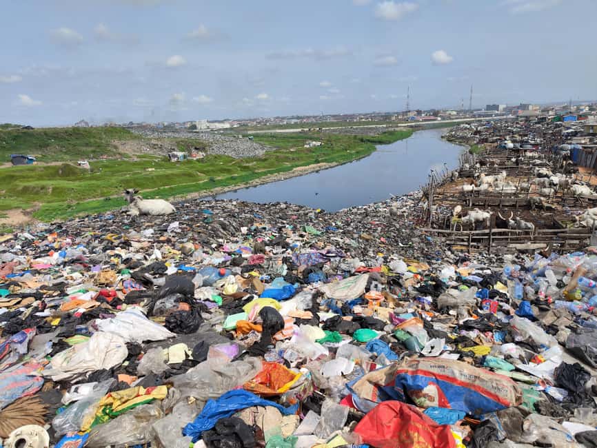 Accra: E - waste private tour (agbogloshie) - Seeing how electronic waste becomes useful material