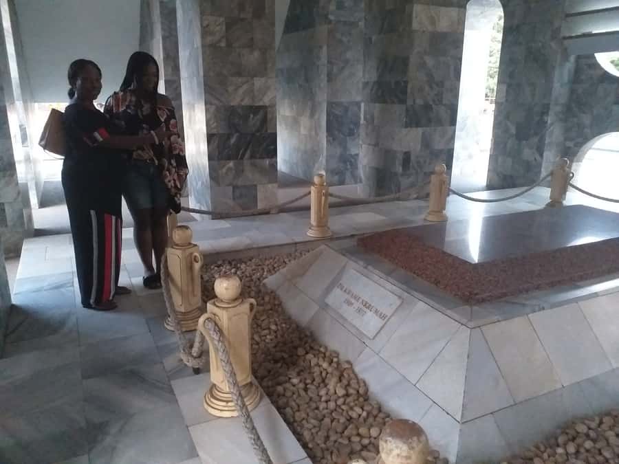 Accra: Guided City Tour with Lunch - Starting at Black Star Square