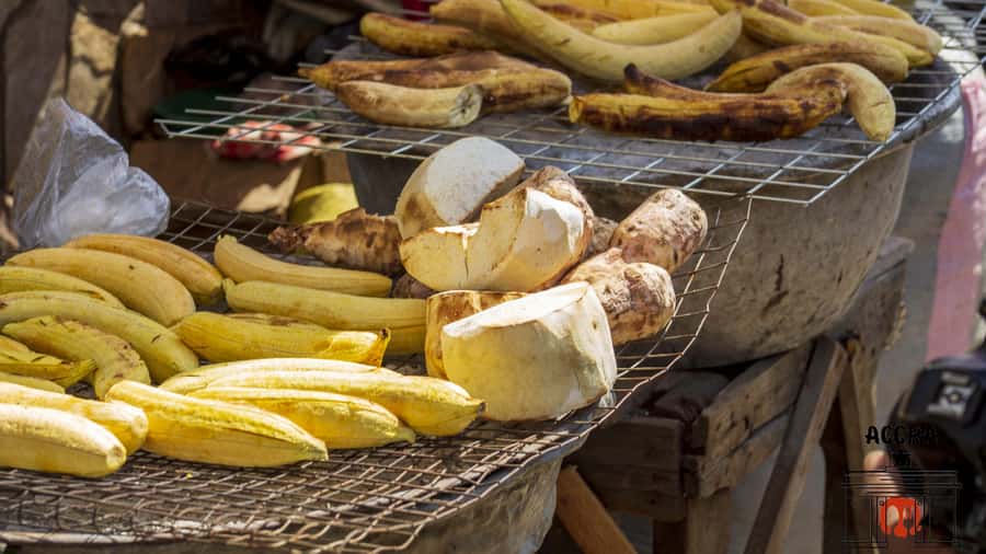 Accra Street Food Tour: Makola Market Tour With Full Lunch - Finishing at Mayford Locals & Cocktail