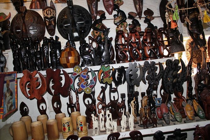Accra Walking Day Tour With Oswald - Ghana’s National Museum In One Hour