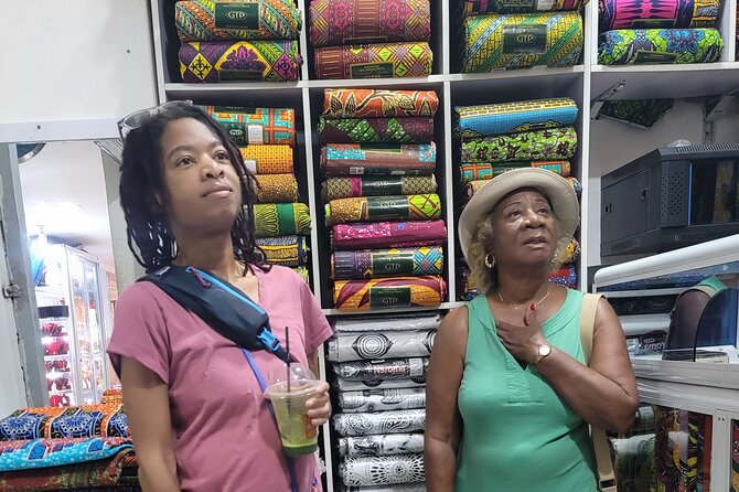 African custom clothing making experience with fabric tour - Starting at Makola Market with a fabric lesson