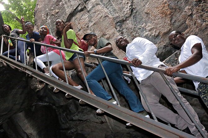 Caves and Cruise Tour in Ghana - Four details that shape the day