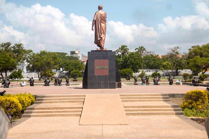 Full Day Accra Guided Tour - Jamestown: architecture shaped by a painful past