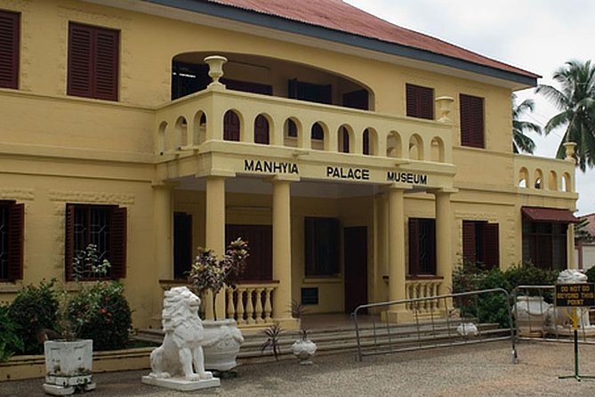 Ghana 4-day Nature and Wildlife Adventure - Day 2: Sacred monkeys and Wli Waterfalls
