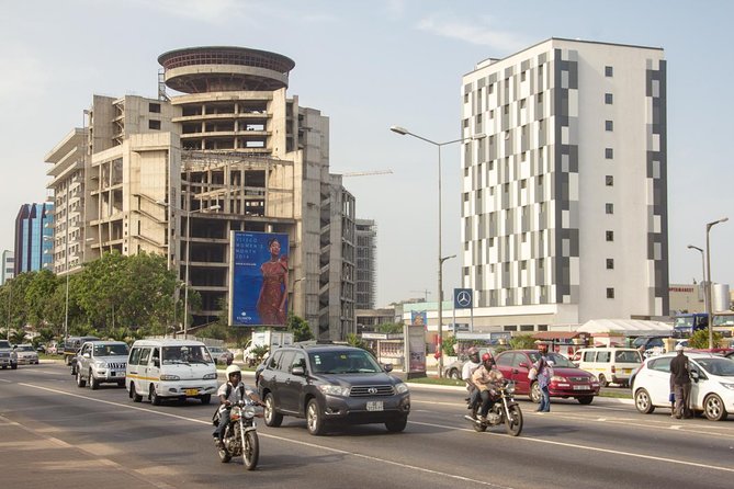 Half Day Accra City Sightseeing Tour With Guide - What the guide adds to the experience