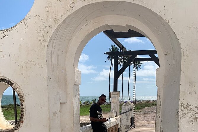Historical Day Tour to Cape Coast, Elmina and Kakum - Elmina Castle and the weight of the past