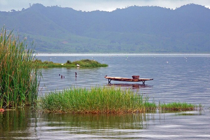 Lake Bosomtwe Boat Cruisely and Kumasi City Tours - Okomfo Anokye Sword Site