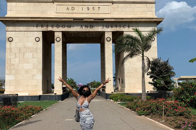 Private City Tour in Accra with Hotel Pickup and Lunch - Independence Square for the classic Accra photograph