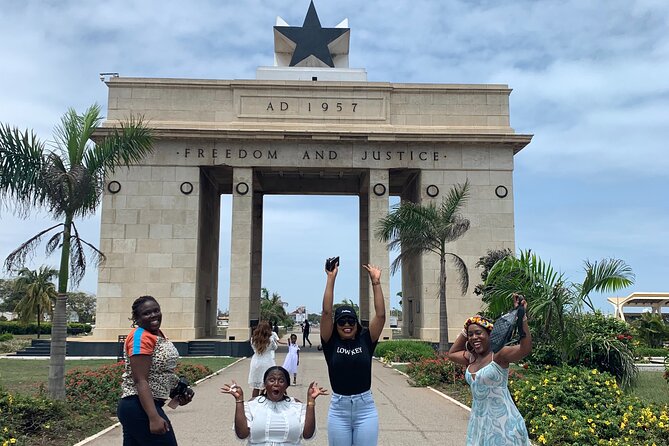Private City Tour in Accra with Hotel Pickup and Lunch - Jollof lunch and a hands-on drumming lesson