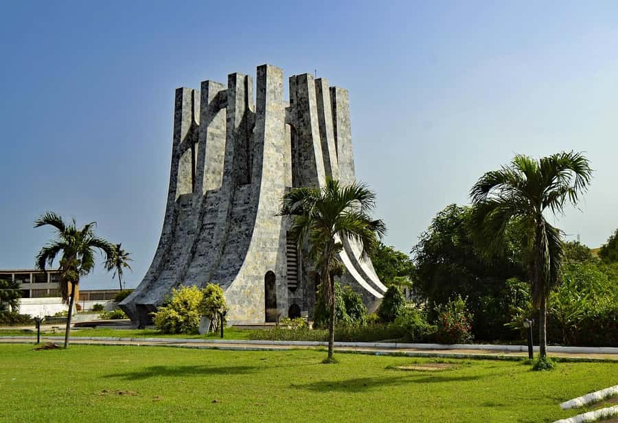 Visit Aburi Garden, Tetteh Quarshie Cocoa Farm & Waterfall - Seeing how Ghanaian cocoa begins